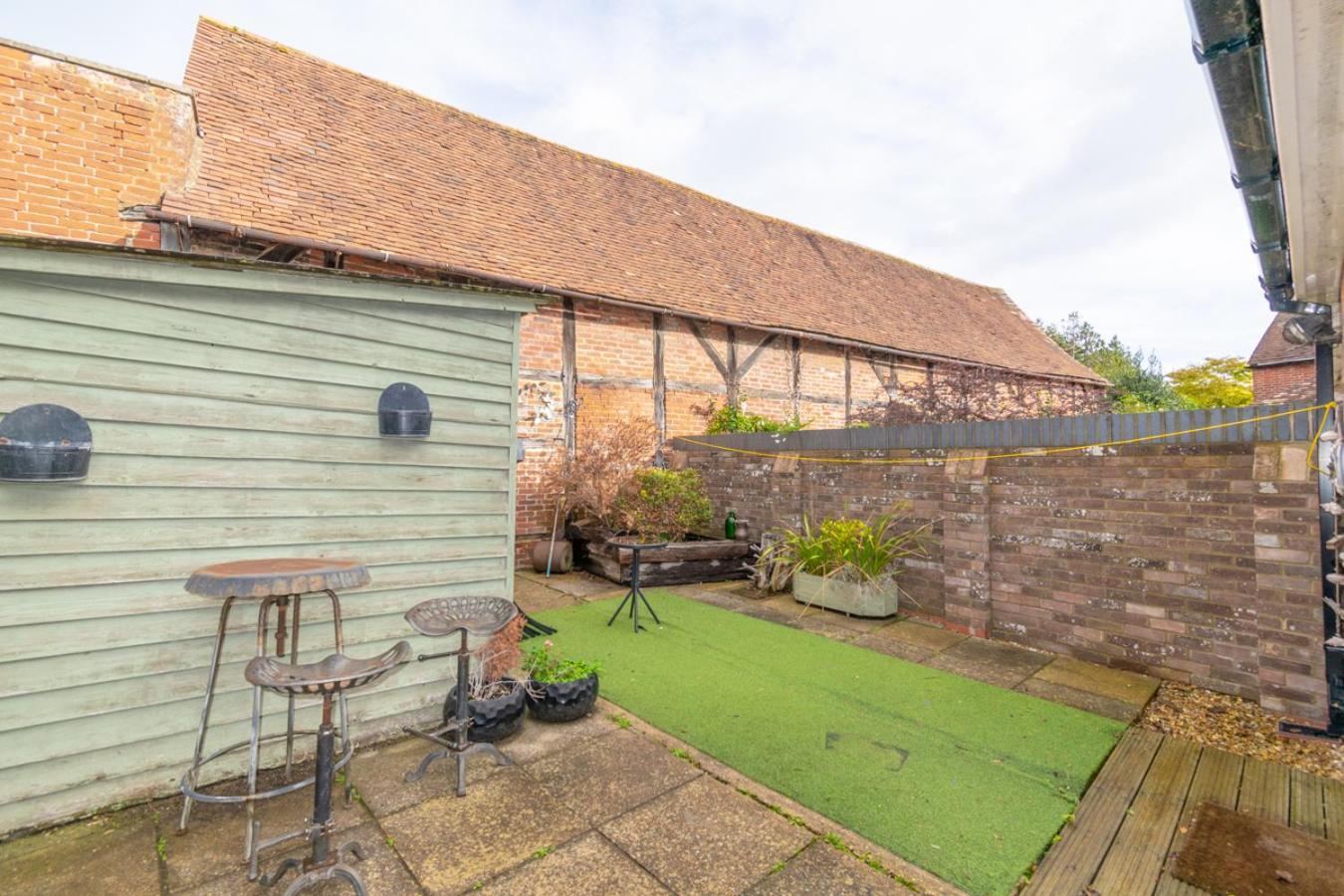 Stylish 2 Bedrooms Cosy & Bright Cottage, Pet Friendly, Sleeps 5, Titchfield Village - Summer Special Offer!! - By Blue Puffin Stays Exterior foto