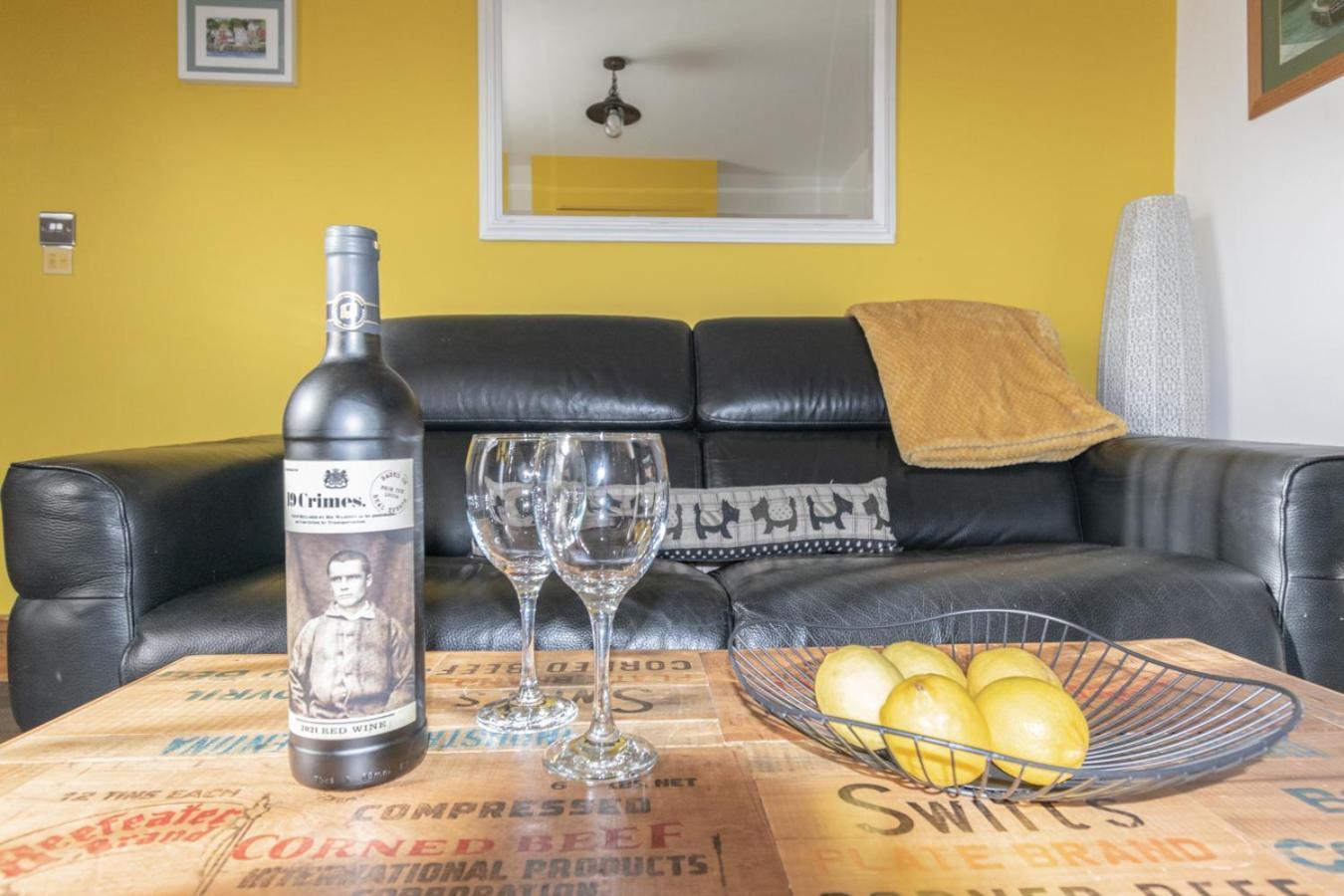 Stylish 2 Bedrooms Cosy & Bright Cottage, Pet Friendly, Sleeps 5, Titchfield Village - Summer Special Offer!! - By Blue Puffin Stays Exterior foto